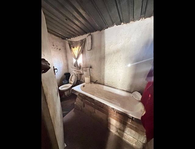 6 BEDROOM HOUSE FOR SALE IN RONDEBULT